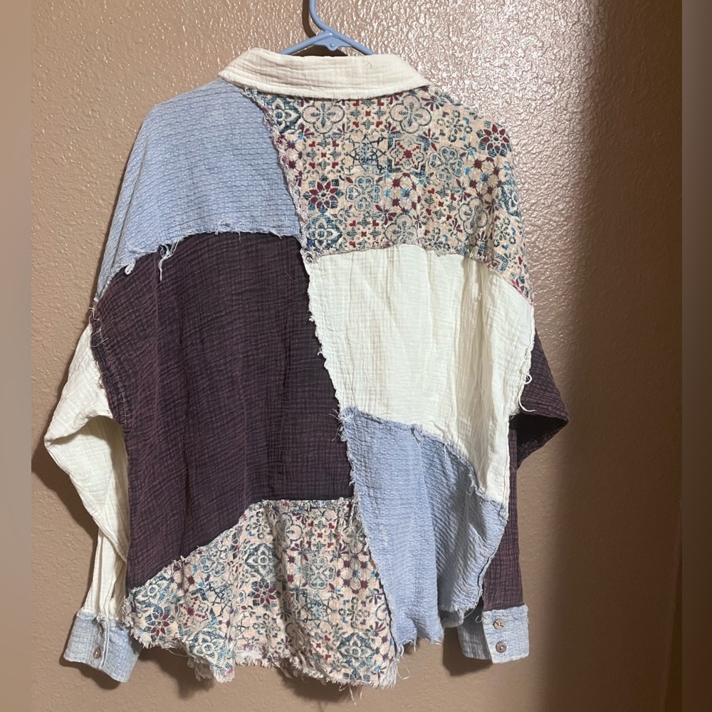 Oli & Hali Floral Button-Up Shirt - Picture 5 of 6